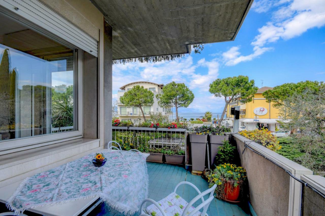 Desenzanoloft Official Partner Marriott Homes & Villas - The Sunflower Front Lake Desenzano del Garda Extérieur photo