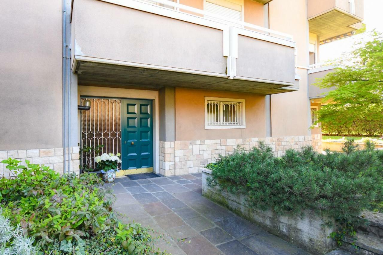Desenzanoloft Official Partner Marriott Homes & Villas - The Sunflower Front Lake Desenzano del Garda Extérieur photo